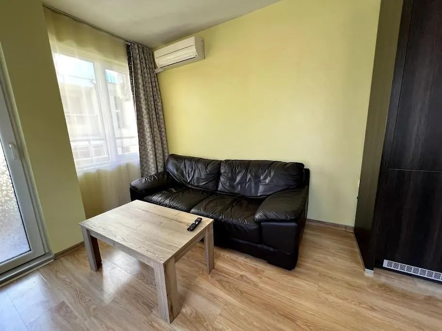 Lovely 2-Bedroom Rental Unit In صوفيا 0*,  بلغاريا